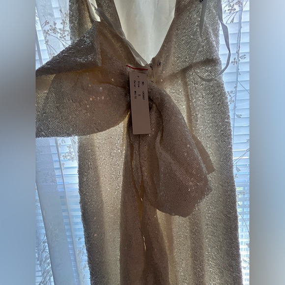 Adorable sequin bow dress - Picture 4 of 4